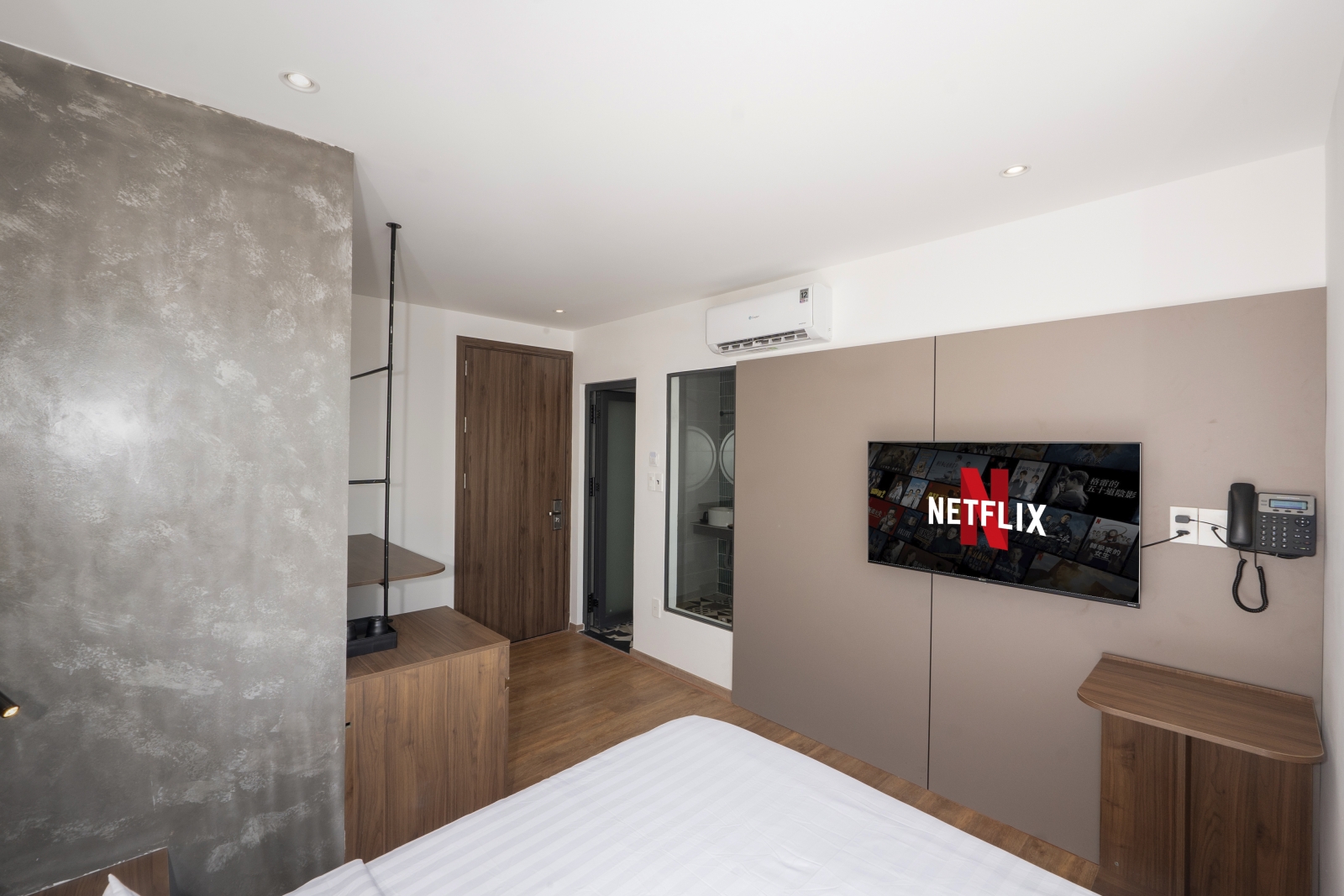 Lá Hotel